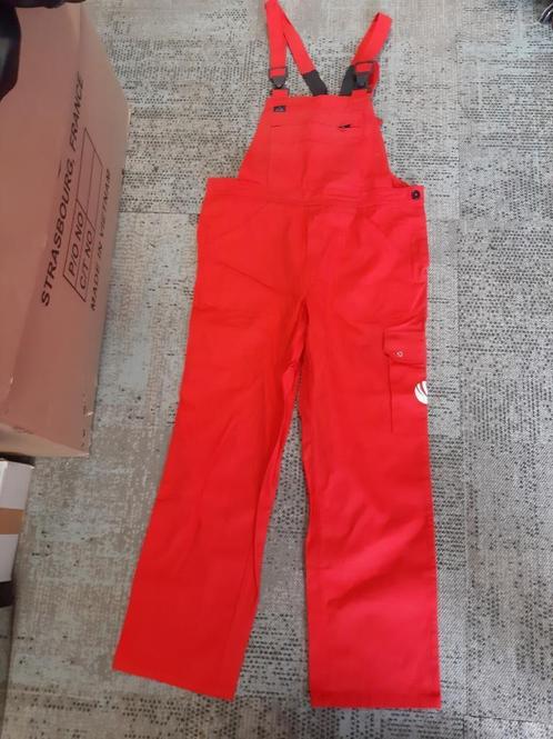 KLM tuinbroek rood maat 46 tuin broek rood nieuw € 40,00, Tuin en Terras, Werkkleding, Nieuw, Dames, Heren, Kinderen, Broek, Ophalen of Verzenden