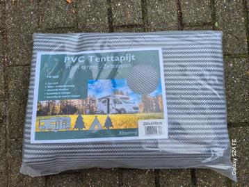 twee PVC  tapijten voor de voortent van de caravan beschikbaar voor biedingen