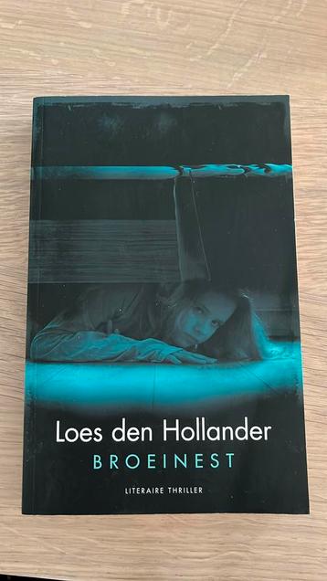 Broeinest - Loes den Hollander beschikbaar voor biedingen