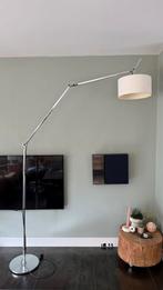 Artemide vloerlamp mega, Huis en Inrichting, Lampen | Vloerlampen, Zo goed als nieuw, Metaal, Modern, Verzenden