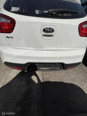 Achterbumper wit Kia Rio III ('10-'20) beschikbaar voor biedingen