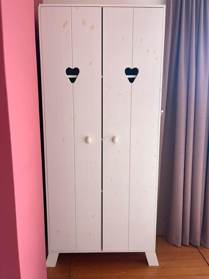 Leuke kinderkamerkast met hartjes, Kinderen en Baby's, Kinderkamer | Commodes en Kasten, Zo goed als nieuw, Kast, 105 cm of meer