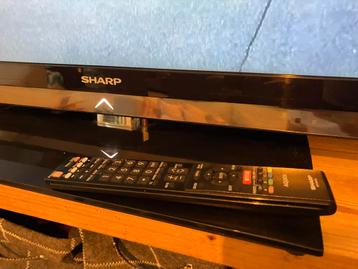 Sharp 46 inch TV incl. muurbeugel beschikbaar voor biedingen