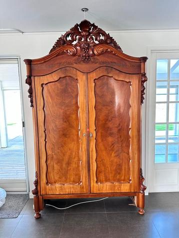 Antieke kast - Gedemonteerd in Assen beschikbaar voor biedingen
