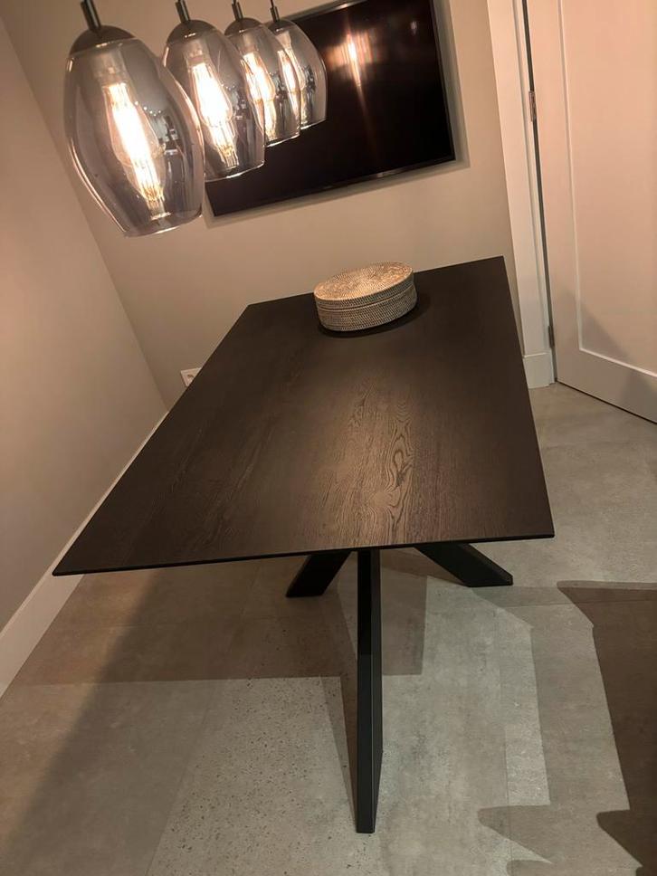 Eikenhouten tafel met stalen starpoot - 140x90 cm, Huis en Inrichting, Tafels | Eettafels, Zo goed als nieuw, 50 tot 100 cm, 100 tot 150 cm