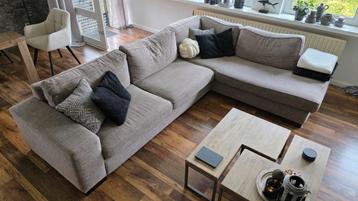 Luxe en zeer nette hoek/lounge bank beschikbaar voor biedingen