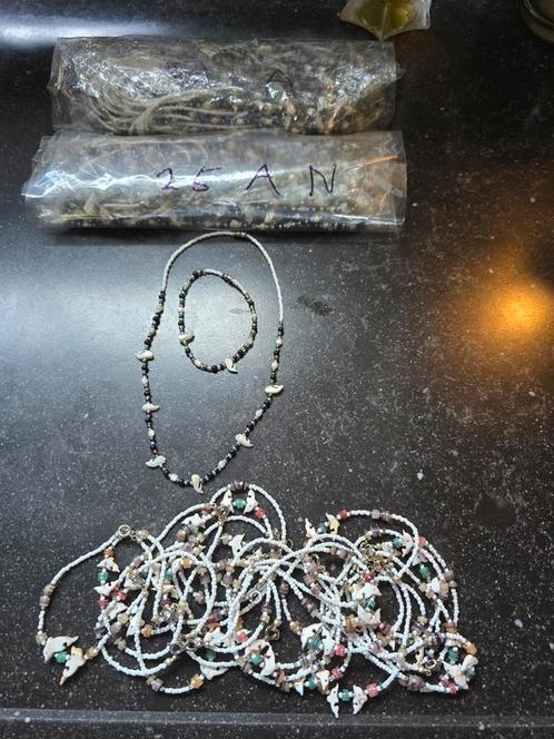 Wat schelp/ parelmoer armbandjes en kettingen sets, Sieraden, Tassen en Uiterlijk, Kettingen, Zo goed als nieuw, Ophalen of Verzenden