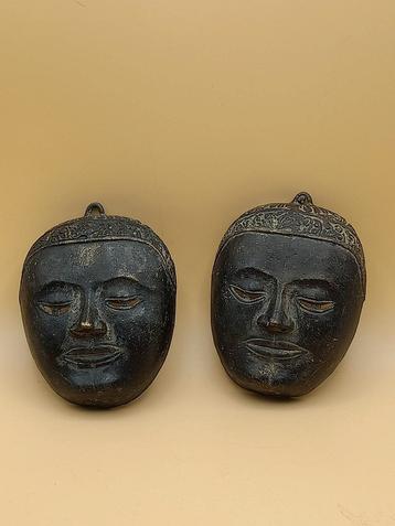 2 Tibet Nepal Antieke Bronzen Wand Maskers Buddha ca.12cmh beschikbaar voor biedingen