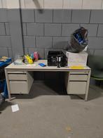 Vintage industrial metal desk, Huis en Inrichting, Bureaus, Ophalen