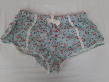 Bloemen Short Maat S beschikbaar voor biedingen