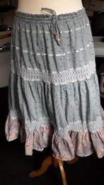 Fleurige Strokenrok VERO MODA Maat M. Grijs roze. 5,00, Kleding | Dames, Rokken, Maat 38/40 (M), Vero Moda, Ophalen of Verzenden