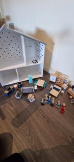 Poppenhuis met meubels, Ophalen of Verzenden, Zo goed als nieuw