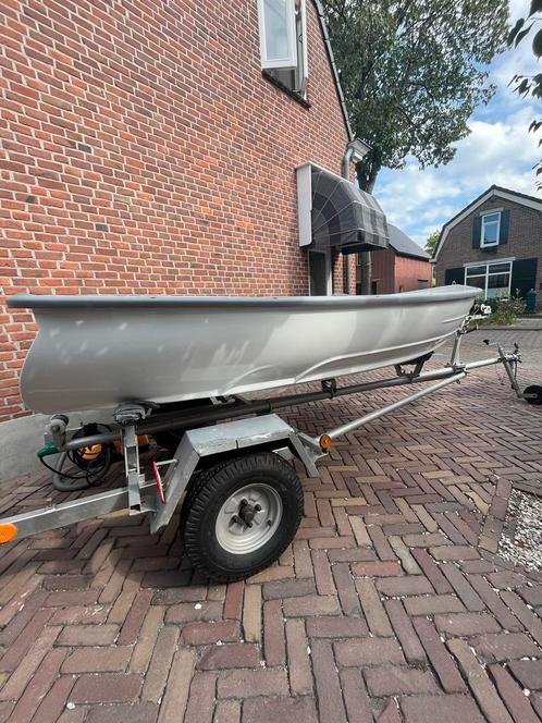 With 320, Watersport en Boten, Vis- en Consoleboten, Gebruikt, 10 tot 30 pk, 3 tot 6 meter, Benzine, Buitenboordmotor, Polyester