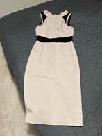 Elegante Karen Millen jurk, maat M, Kleding | Dames, Jurken, Maat 38/40 (M), Beige, Ophalen of Verzenden, Zo goed als nieuw