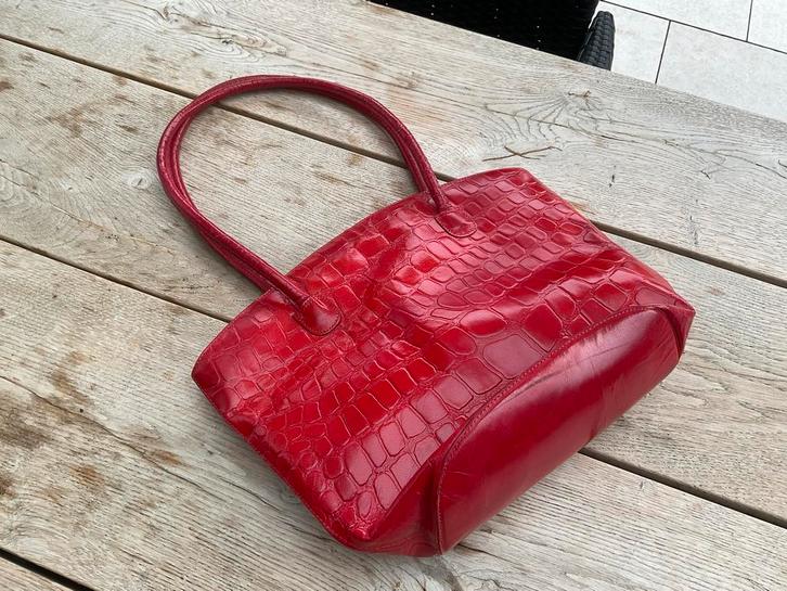 Prachtige rode leren handtas, Sieraden, Tassen en Uiterlijk, Tassen | Damestassen, Zo goed als nieuw, Handtas, Rood, Ophalen