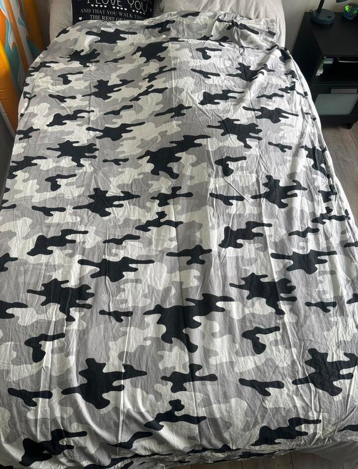 Zgan grijs camouflageprint dekbedovertrek 140x200, Huis en Inrichting, Slaapkamer | Beddengoed, Zo goed als nieuw, Dekbedovertrek