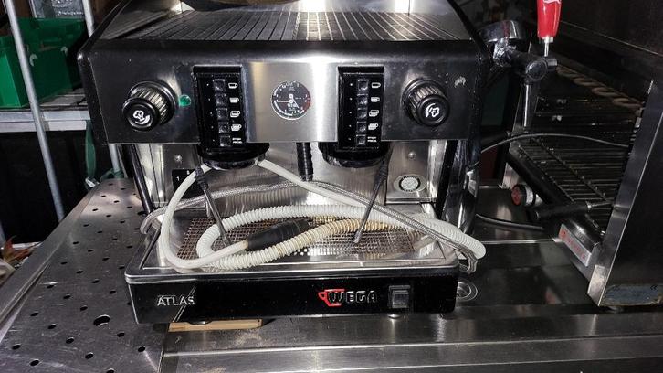 Wega Atlas espresso machine 2-groeps, Witgoed en Apparatuur, Koffiezetapparaten, Zo goed als nieuw, Gemalen koffie, Espresso apparaat