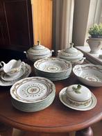 Complete porseleinen servies – klassiek bloemendecor, Ophalen
