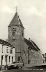 Geldermalsen, Ned. Herv. Kerk - auto - 1967 gelopen, Verzamelen, Ansichtkaarten | Nederland, Ophalen of Verzenden, 1960 tot 1980