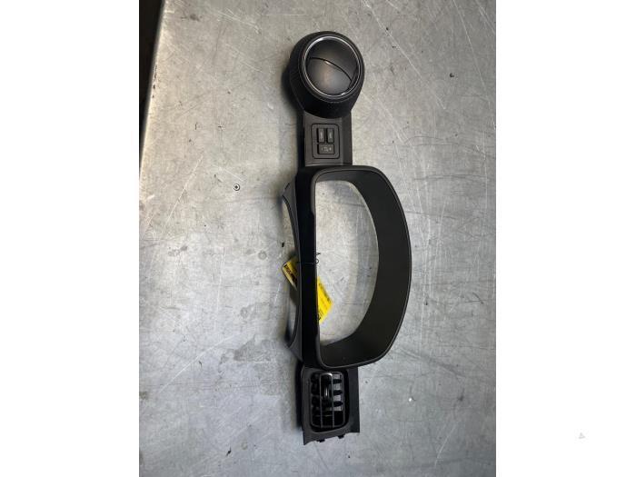 Dashboard deel van een Suzuki Ignis, Auto-onderdelen, Dashboard en Schakelaars, Suzuki, Gebruikt, 3 maanden garantie, Ophalen of Verzenden