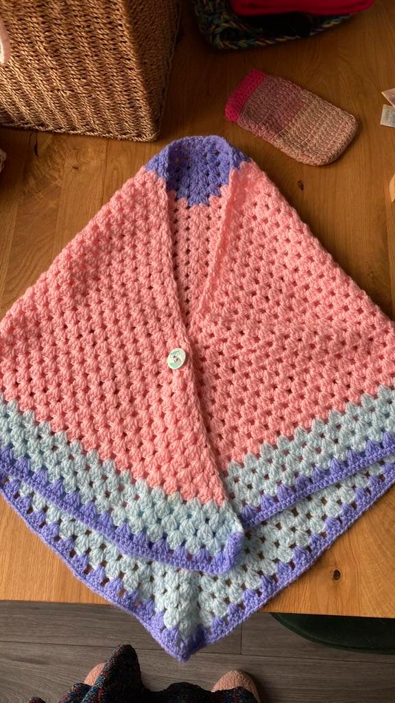 Nieuw - mooie omslagdoek, Kinderen en Baby's, Kinderkleding | Mutsen, Sjaals en Handschoenen, Nieuw, Sjaal, Meisje, Ophalen of Verzenden