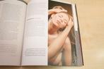 Erotiek — Erotische Massage — Vol met Erotische Foto's, Ophalen of Verzenden, Zo goed als nieuw, Overige onderwerpen, Achtergrond en Informatie