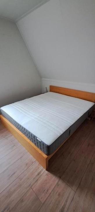 HOVAG matras 200x180 beschikbaar voor biedingen