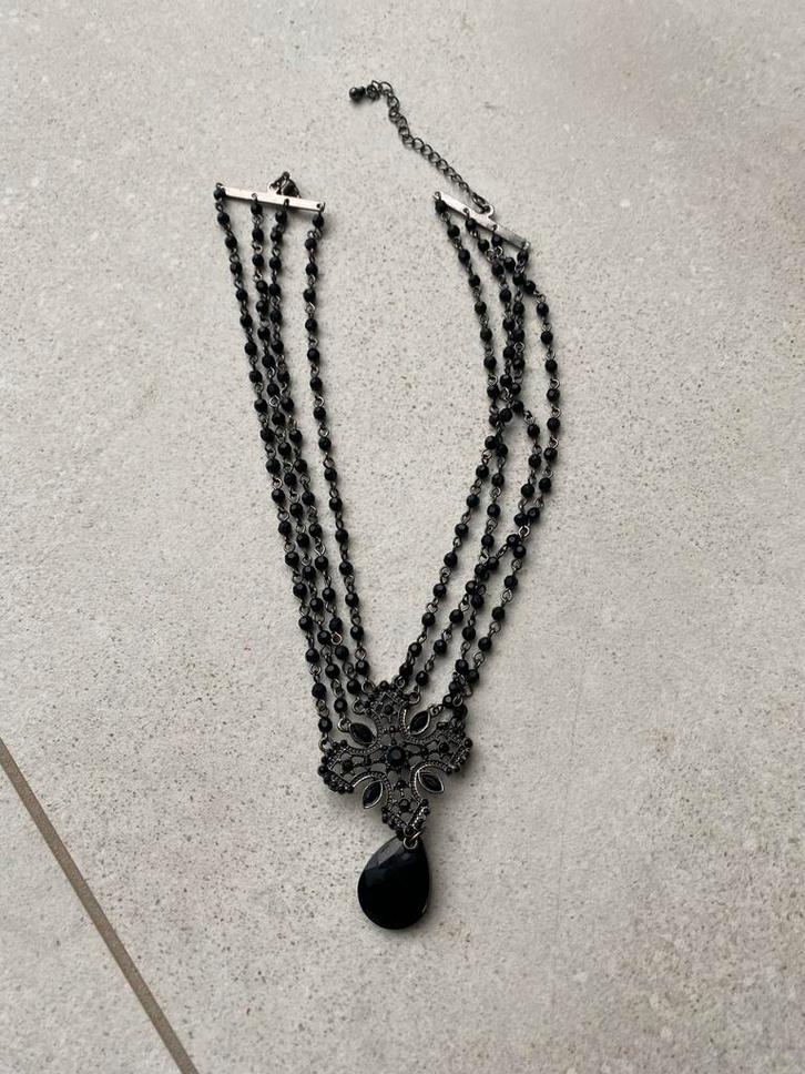 Zwarte Ketting met Hanger, Sieraden, Tassen en Uiterlijk, Kettingen, Zo goed als nieuw, Overige materialen, Zwart, Met hanger