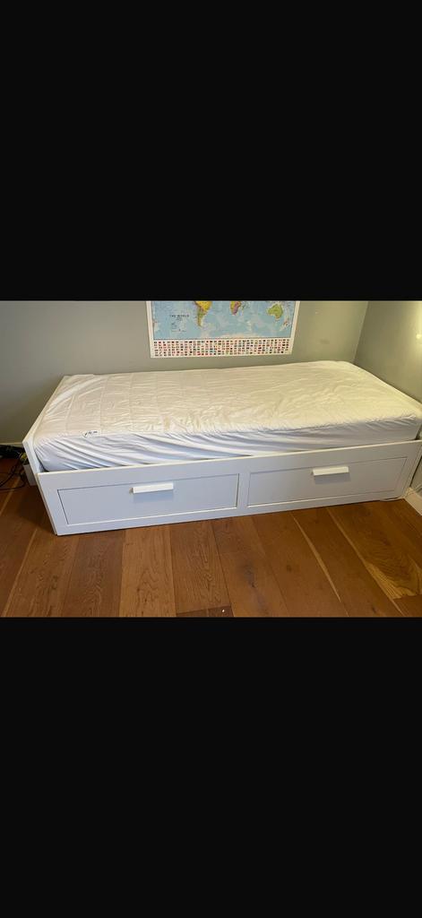 IKEA Brimnes bed met matras, Huis en Inrichting, Slaapkamer | Bedden, Zo goed als nieuw, Eenpersoons, 80 cm, 200 cm, Hout, Wit