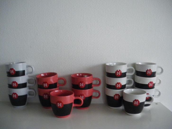 Douwe Egberts KRIJTbekers, Huis en Inrichting, Keuken | Servies, Zo goed als nieuw, Bord(en), Wedgwood, Aardewerk, Ophalen of Verzenden