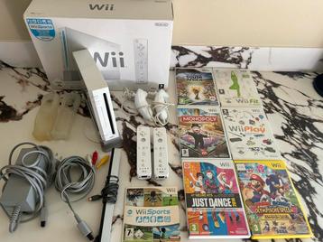 Nintendo Wii + Controllers + Games beschikbaar voor biedingen