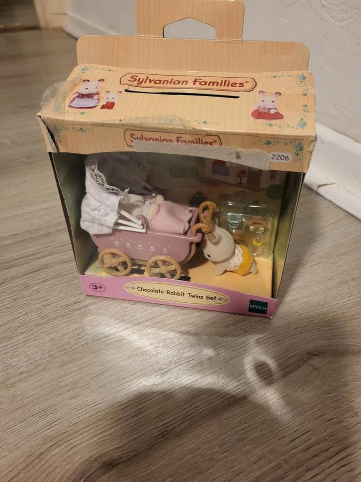 Sylvanian tweeling met kinderwagen compleet, Kinderen en Baby's, Speelgoed | Poppenhuizen, Zo goed als nieuw, Poppenhuis, Ophalen of Verzenden