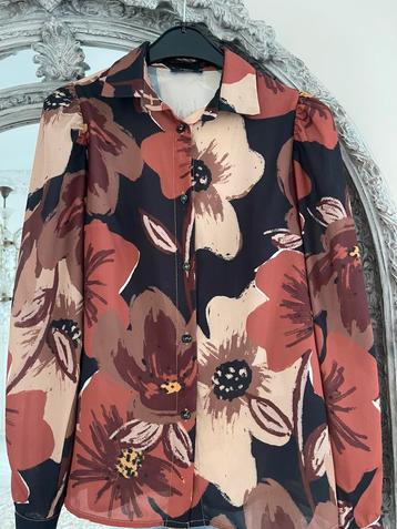 Mooie Ake blouse bruintinten pofmouwtjes maat 36/38 beschikbaar voor biedingen