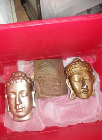 boeddha voor aan de wand  3 stuks beschikbaar voor biedingen
