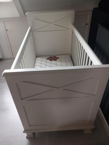 Kinderbed / baby ledikantje + matras + airosleep  beschikbaar voor biedingen