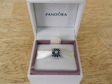 Pandora bedel desert star met goud beschikbaar voor biedingen