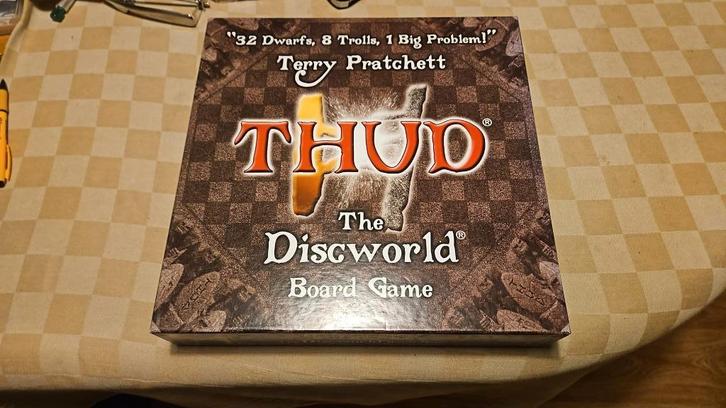 bordspel Thud The Discworld Terry Pratchett zeldzaam, Hobby en Vrije tijd, Gezelschapsspellen | Bordspellen, Nieuw, Een of twee spelers