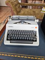 Vintage Olympia Monica typemachine van West Duitse makelij, Ophalen, Zo goed als nieuw