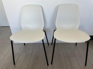 2 stoelen 