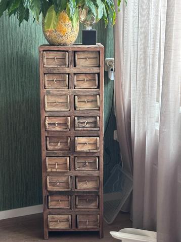 Stoere Houten Ladekast van Gerecycled Hout beschikbaar voor biedingen