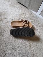 Slippers tygerprint, Ophalen of Verzenden, Zo goed als nieuw