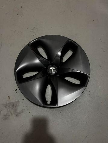 Orginele Tesla aerodynamische wieldoppen beschikbaar voor biedingen