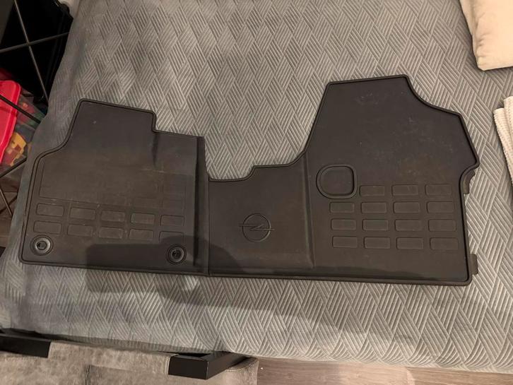 Rubberen Matten Set Opel Vivaro, Auto diversen, Automatten, Zo goed als nieuw, Ophalen