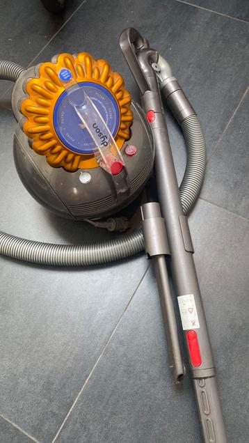 Dyson stofzuiger beschikbaar voor biedingen