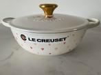 Le creuset 22 cm marmite uit de l’amour serie, nieuw, Gietijzer, Nieuw, Ophalen of Verzenden, Keramische plaat