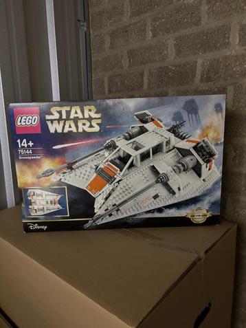LEGO STAR WARS 75144 Snowspeeder beschikbaar voor biedingen