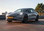 Tesla Model 3 2020 Nardo Grey inc dakdragers., Automaat, 27 €/maand, 1831 kg, Zwart