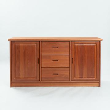 Dyrlund sideboard dressoir vintage deens beschikbaar voor biedingen
