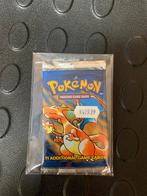 Pokémon Base Set Booster Pack - Charizard Art, Hobby en Vrije tijd, Verzamelkaartspellen | Pokémon, Ophalen of Verzenden, Nieuw
