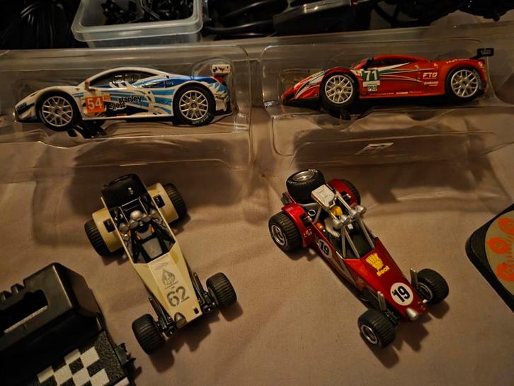 "Actie"Carré racebaan voor start en/of uitbreiding, Hobby en Vrije tijd, Modelbouw | Overige, Zo goed als nieuw, Groter dan 1:32